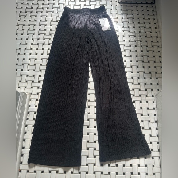 Elegant Black Wide-Leg Trousers - Picture 2 of 7